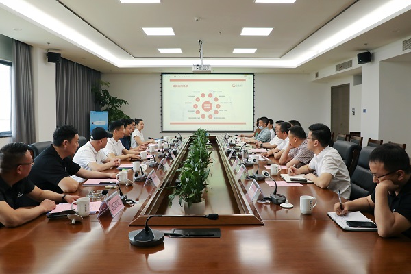 6月7日，，，，，，，，甘肃温州商会、中利集团来访集团开展商务洽谈 (1).jpg