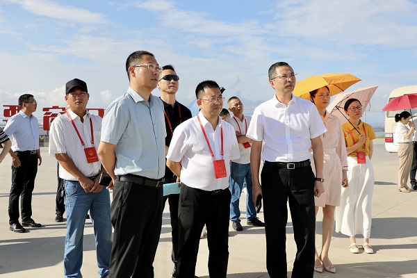 9月15日，，，，，，省十四届人大代表视察丽盈娱乐官网工程.jpg